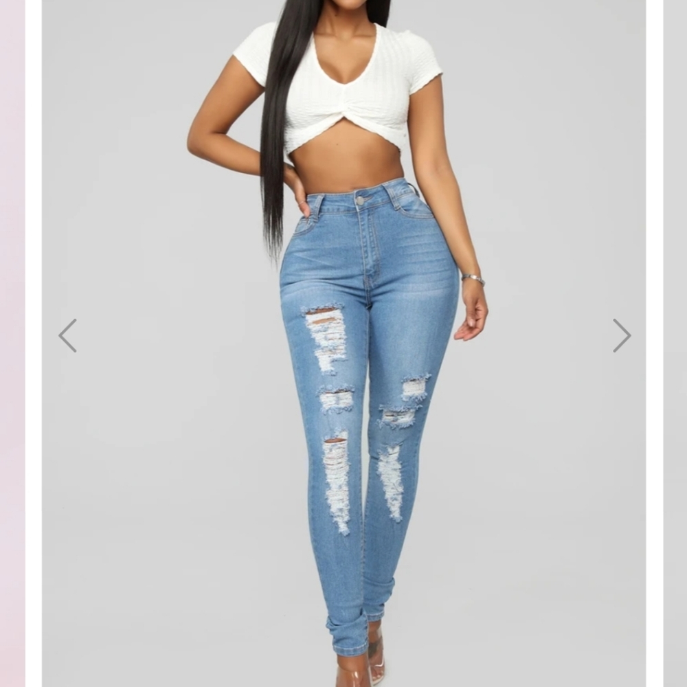 FASHION NOVA HIGH RISE JEAN